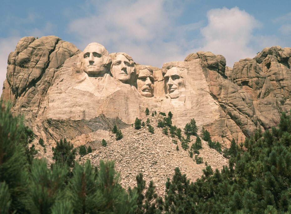 Sunny day at Mount Rushmore